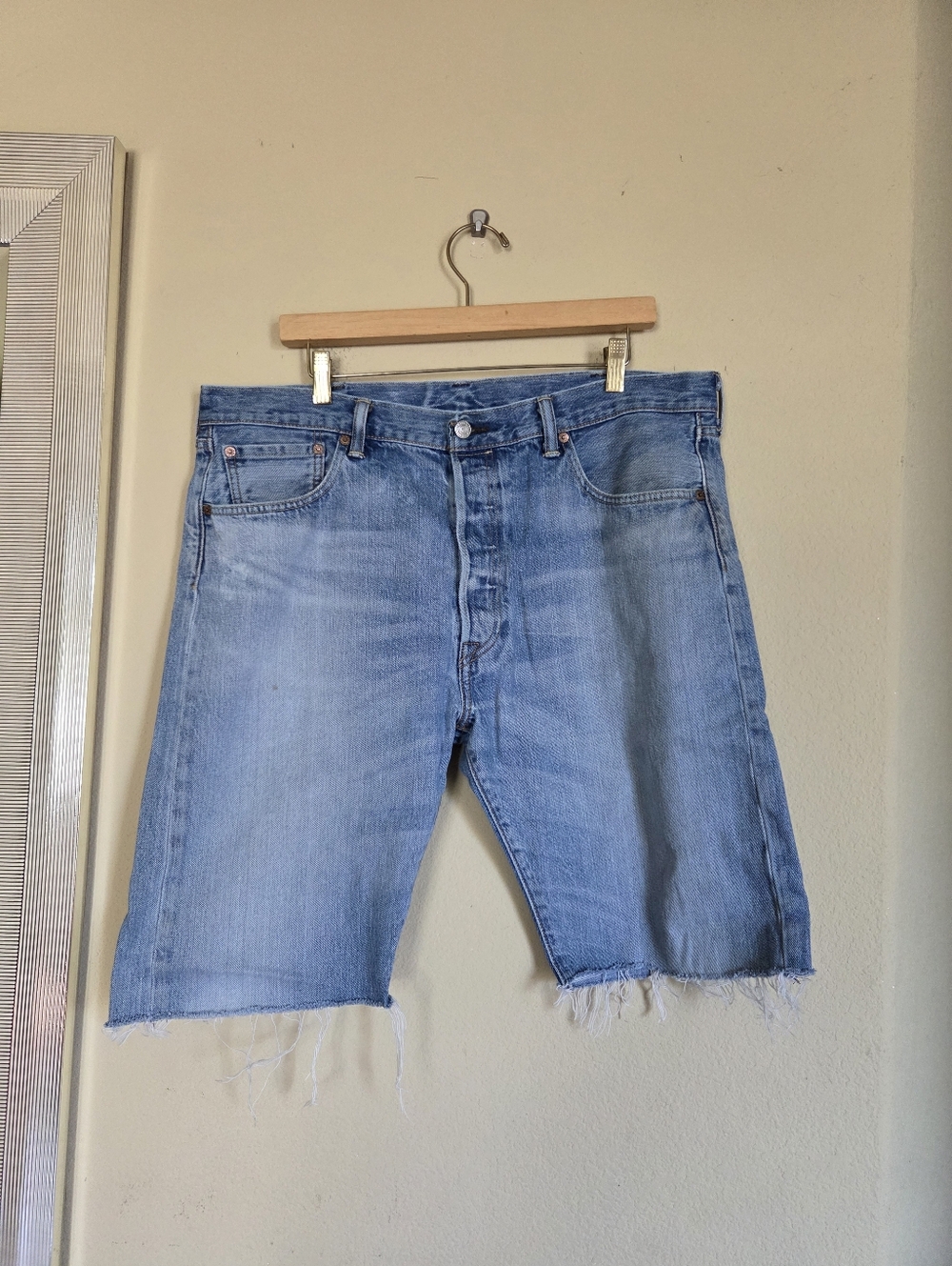 Levis Men's Light Blue Denim Cut-Off Shorts Jorts 501